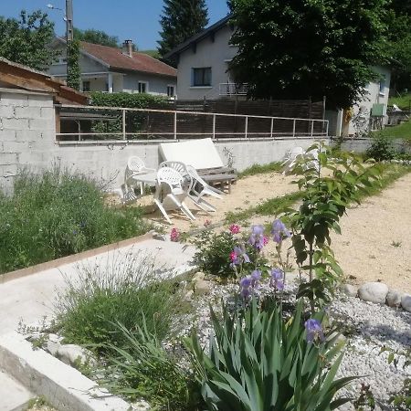 Bryan Apartment Сан-Жан-ан-Ройан Екстериор снимка
