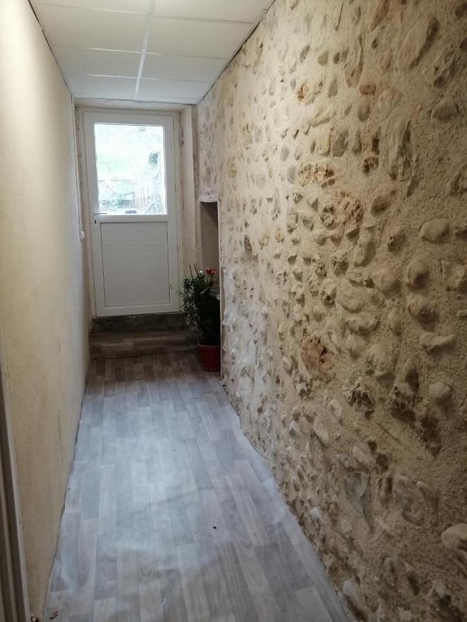 Bryan Apartment Сан-Жан-ан-Ройан Екстериор снимка